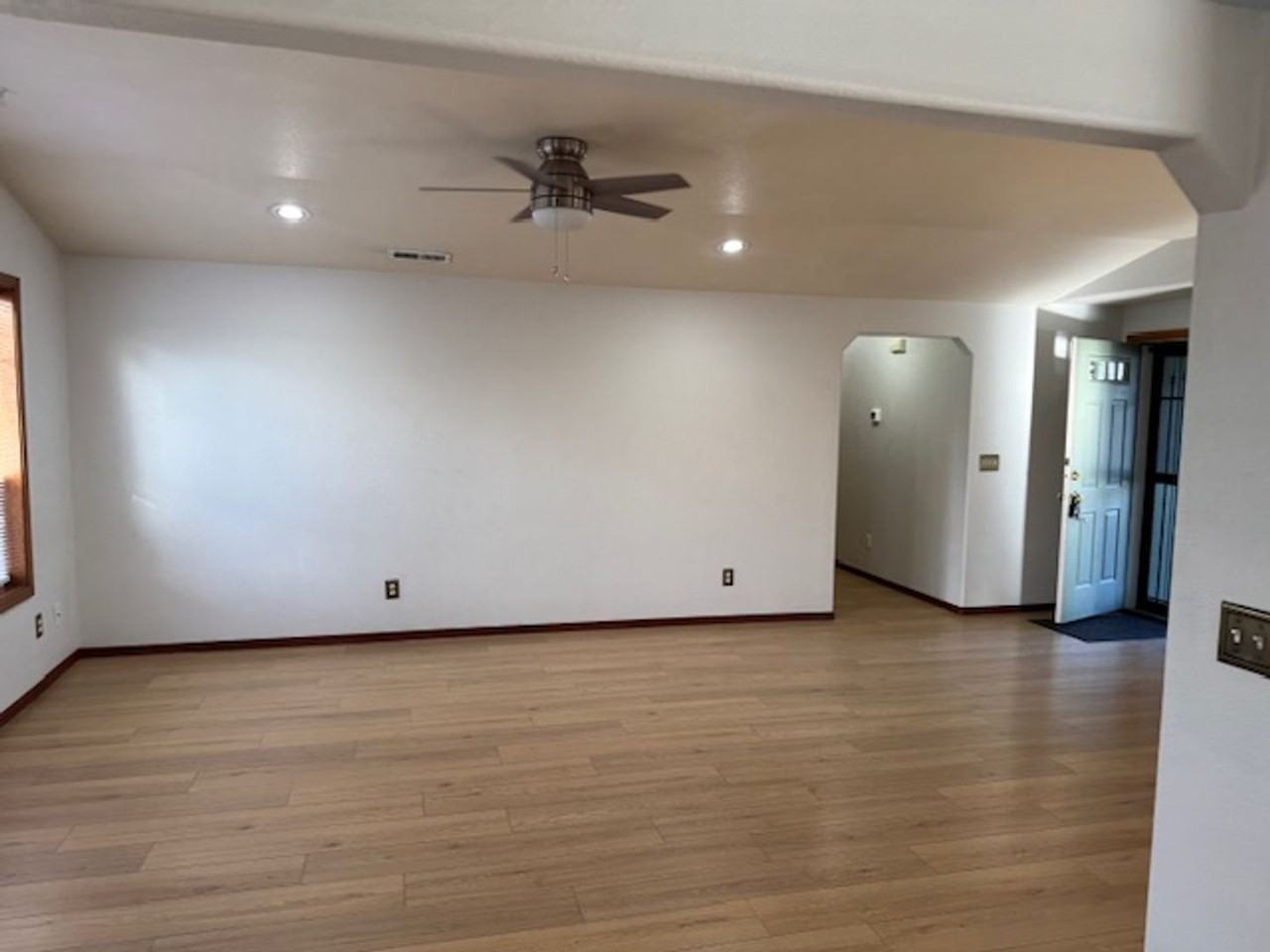 2559 Gould Ave - Photo 3 of 23