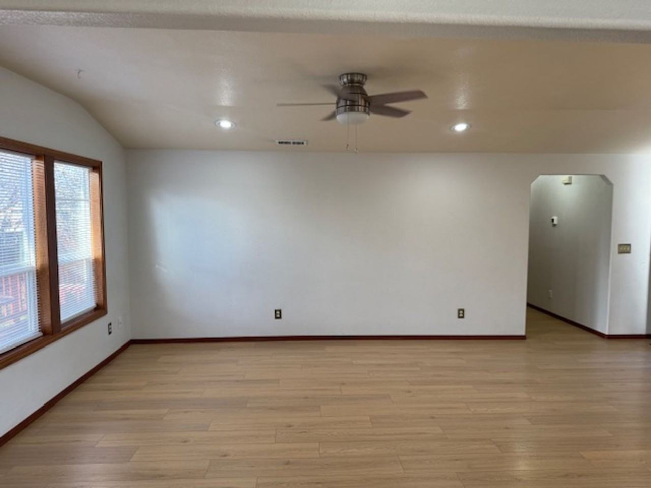 2559 Gould Ave - Photo 4 of 23