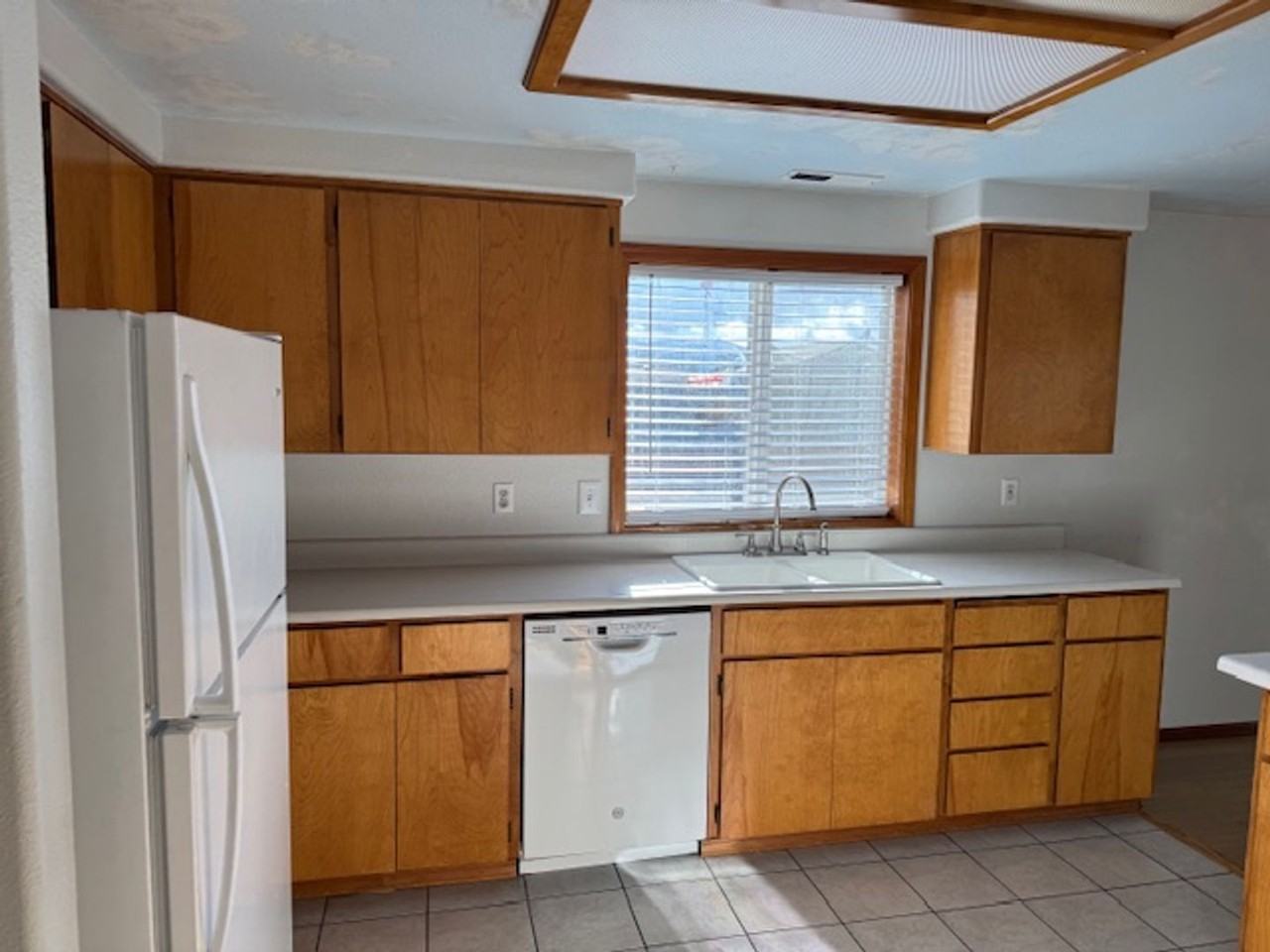 2559 Gould Ave - Photo 5 of 23