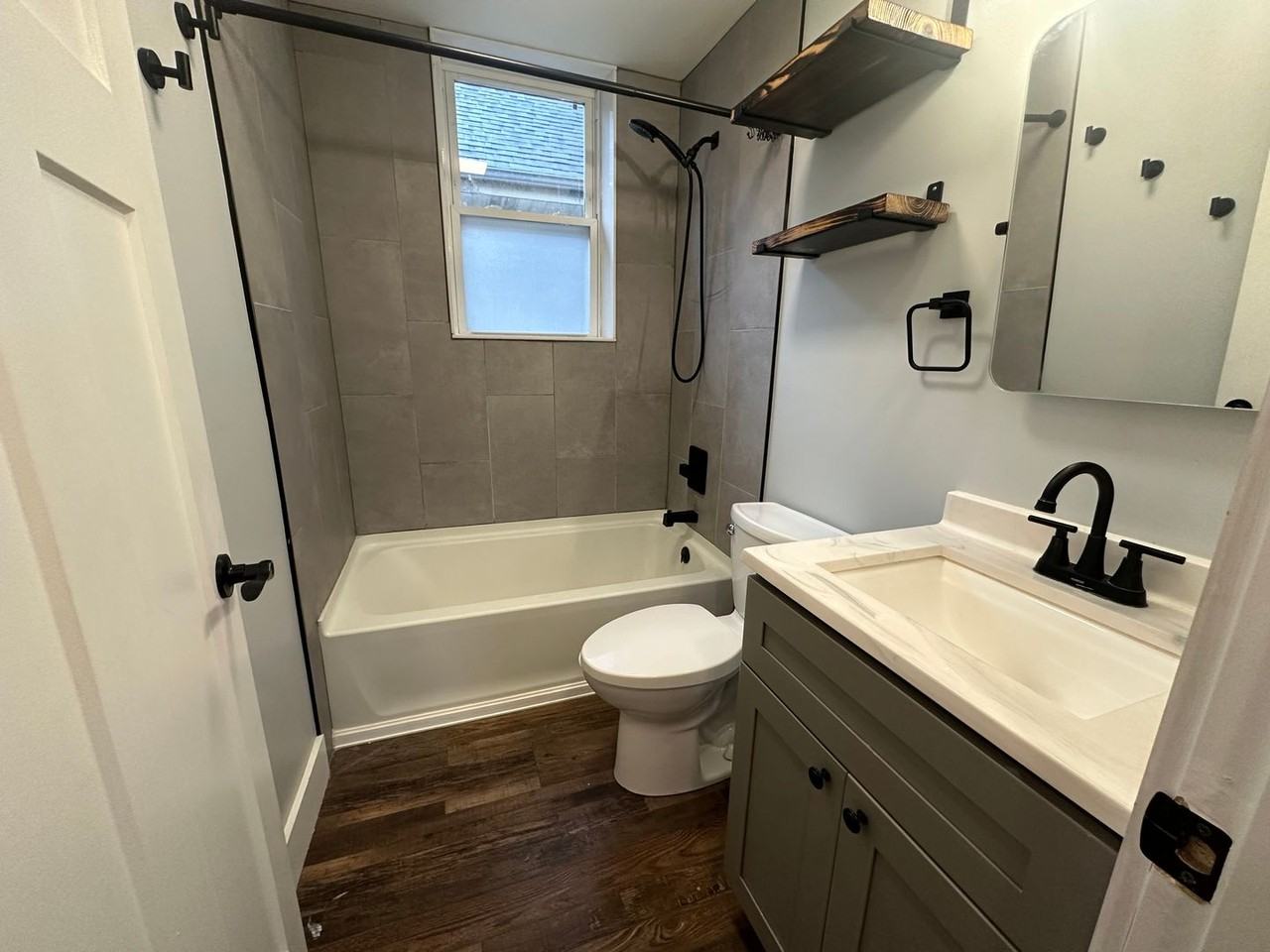 216 Kinsey Ave - Photo 7 of 17