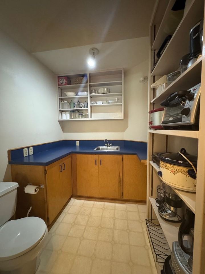 230 Kapualani St - Photo 3 of 23