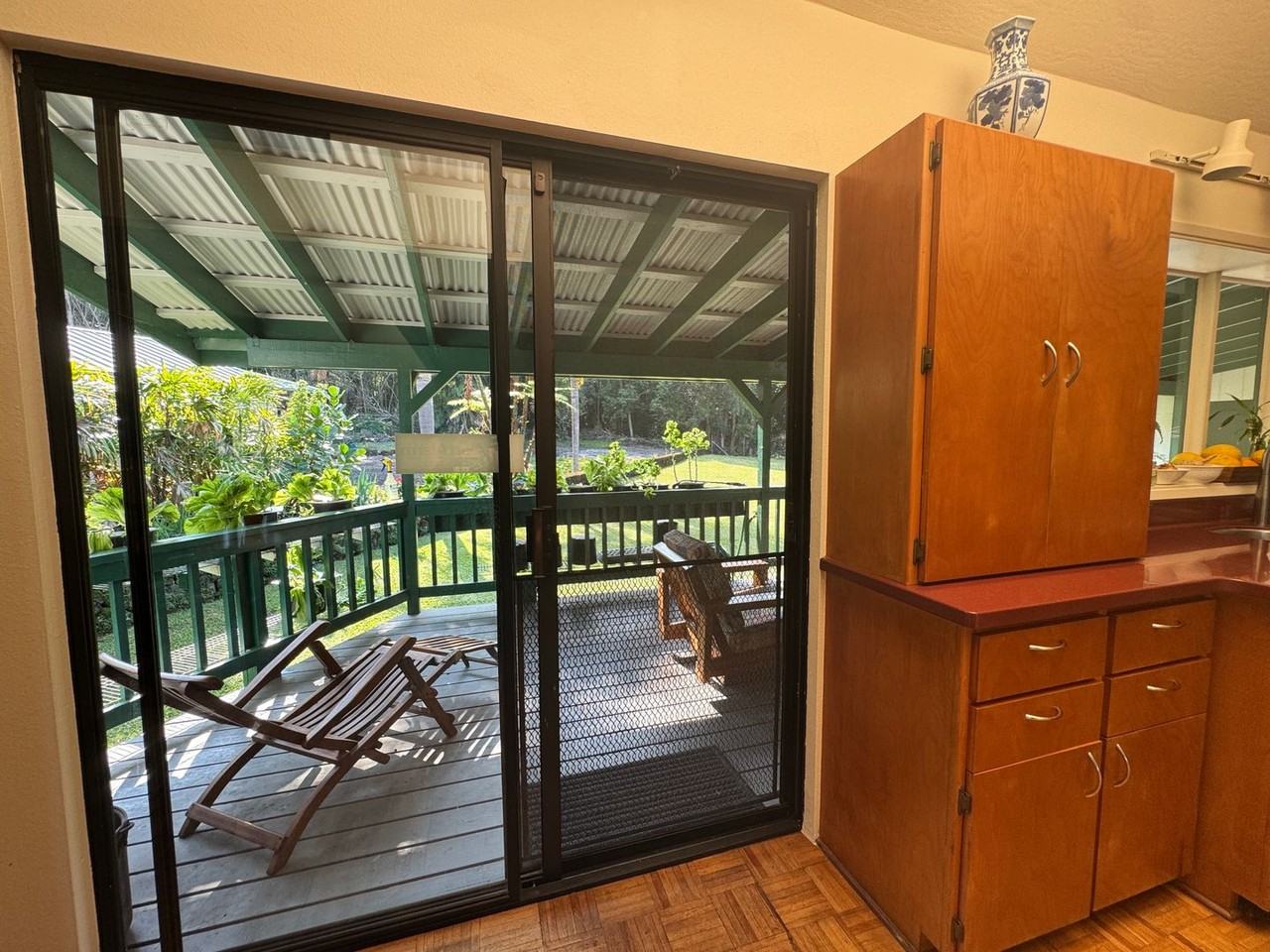 230 Kapualani St - Photo 5 of 23