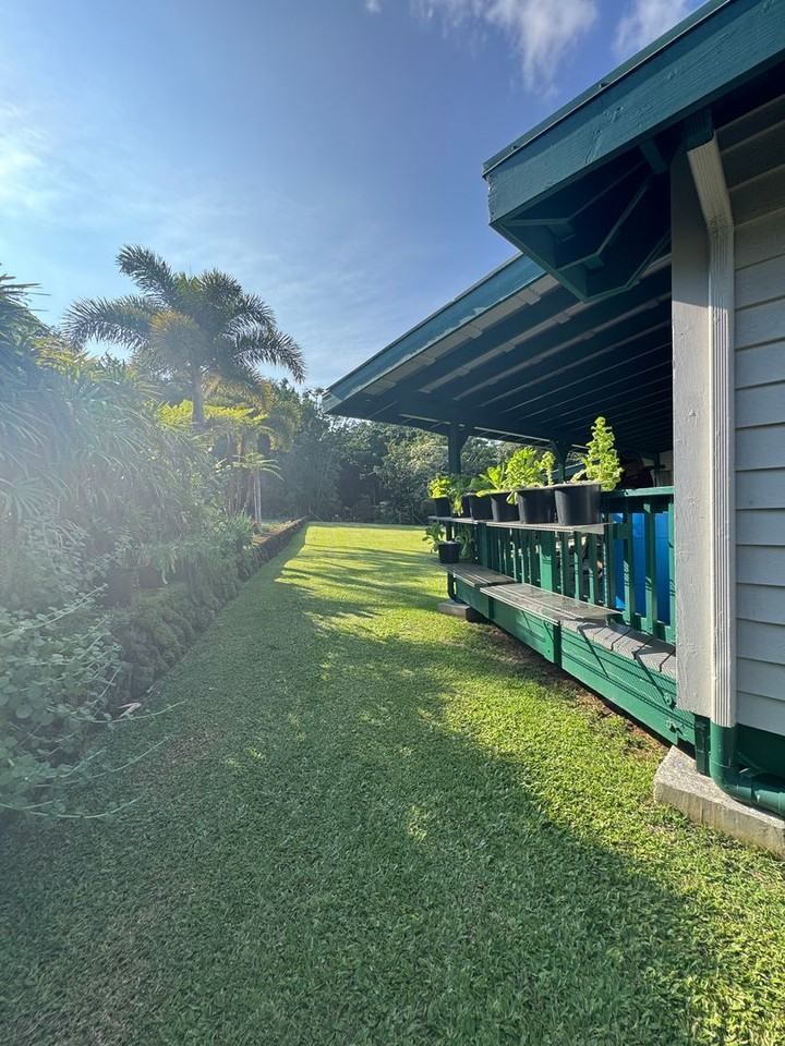 230 Kapualani St - Photo 2 of 23