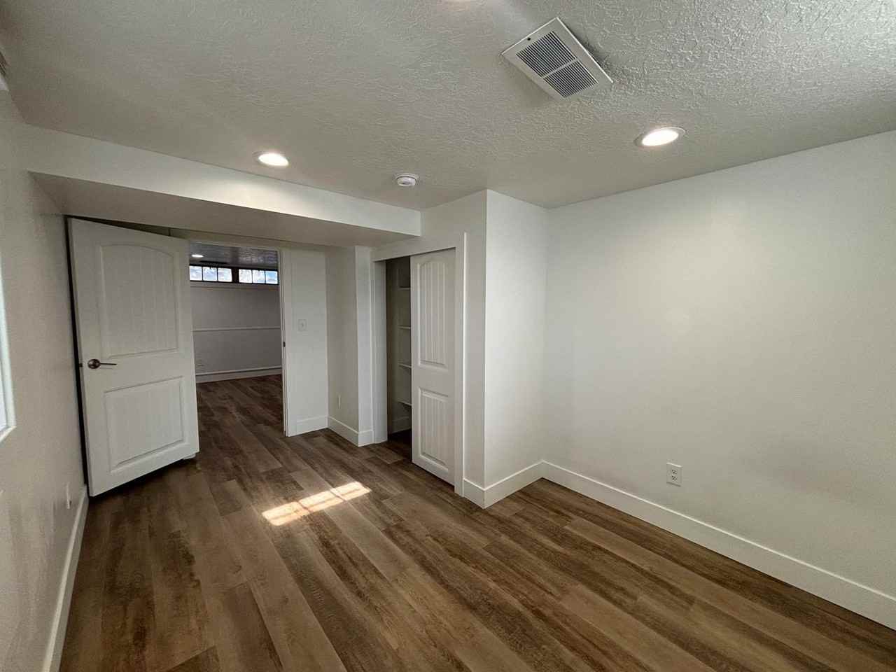 1205 1/2 E Fremont St - Photo 6 of 7