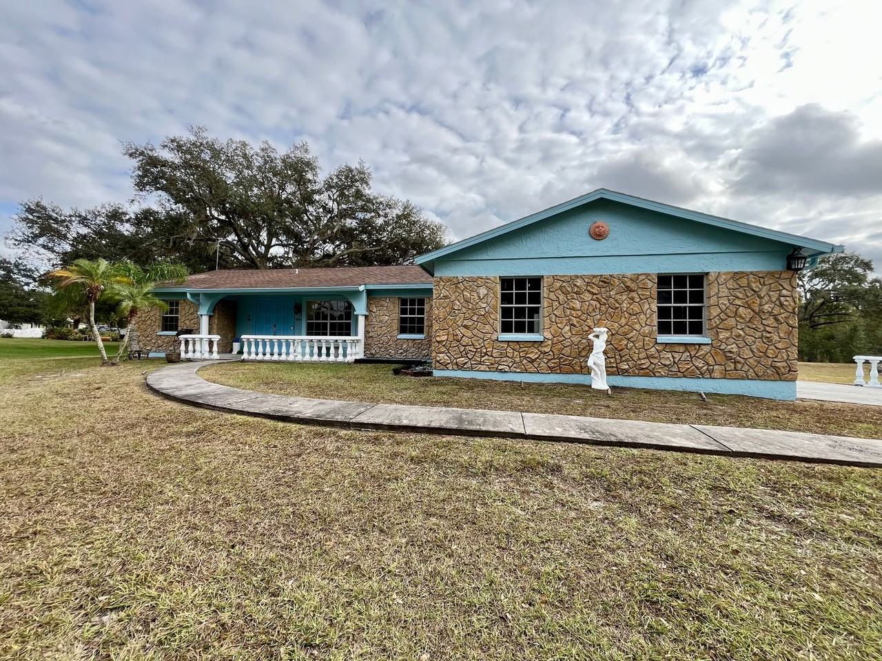 6604 Flicker Ct - Photo 3 of 33