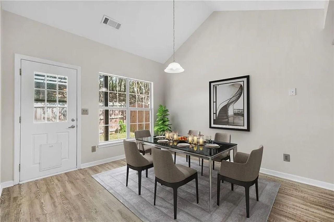 1288 Gates Cir Se - Photo 3 of 17