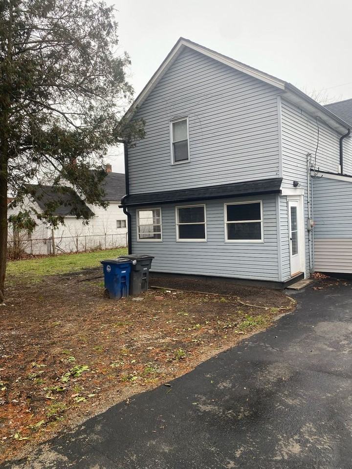 4093 E 66th St - Photo 3 of 24