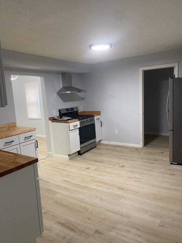 4093 E 66th St - Photo 5 of 24