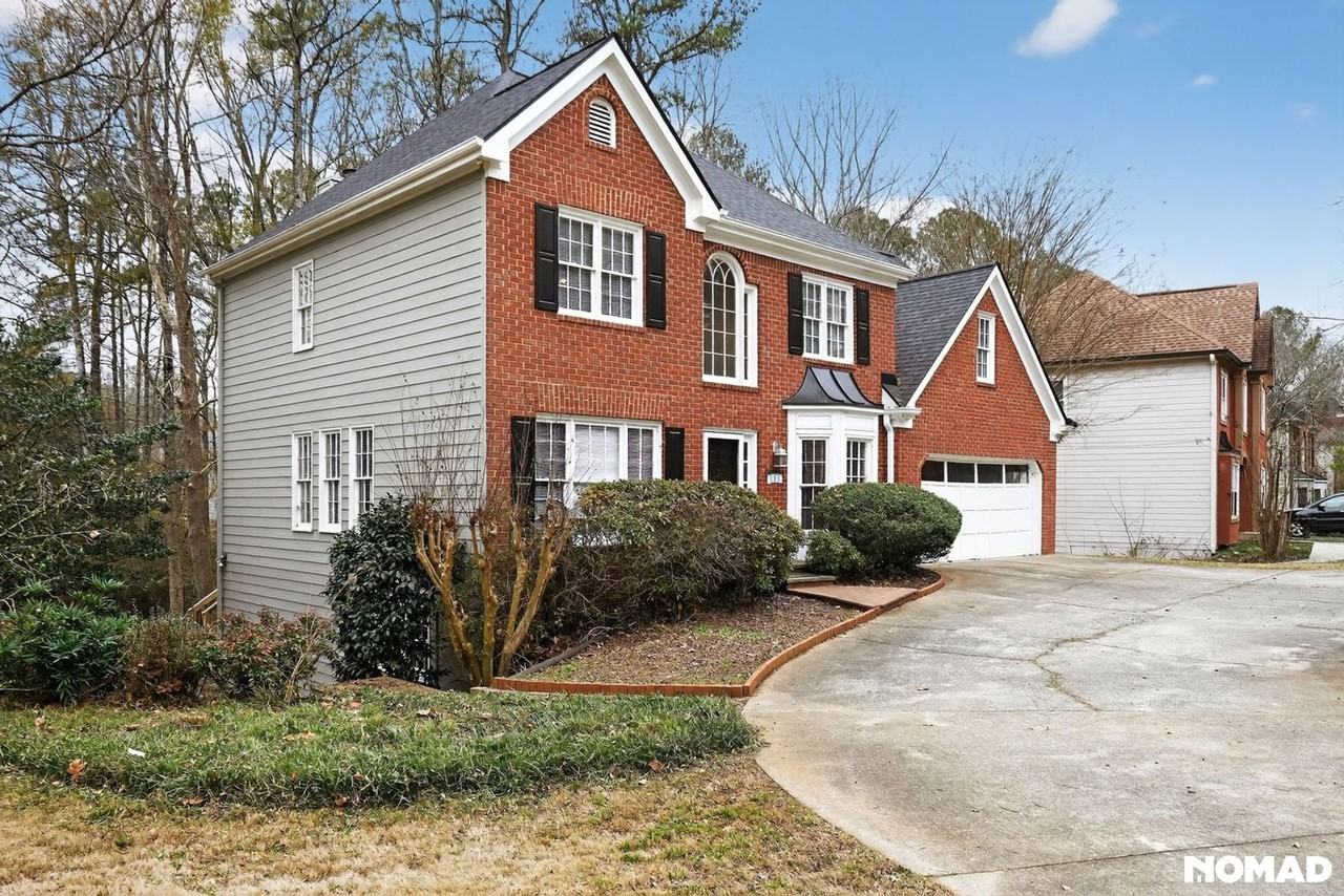 4879 Farm Valley Dr Ne - Photo 4 of 28