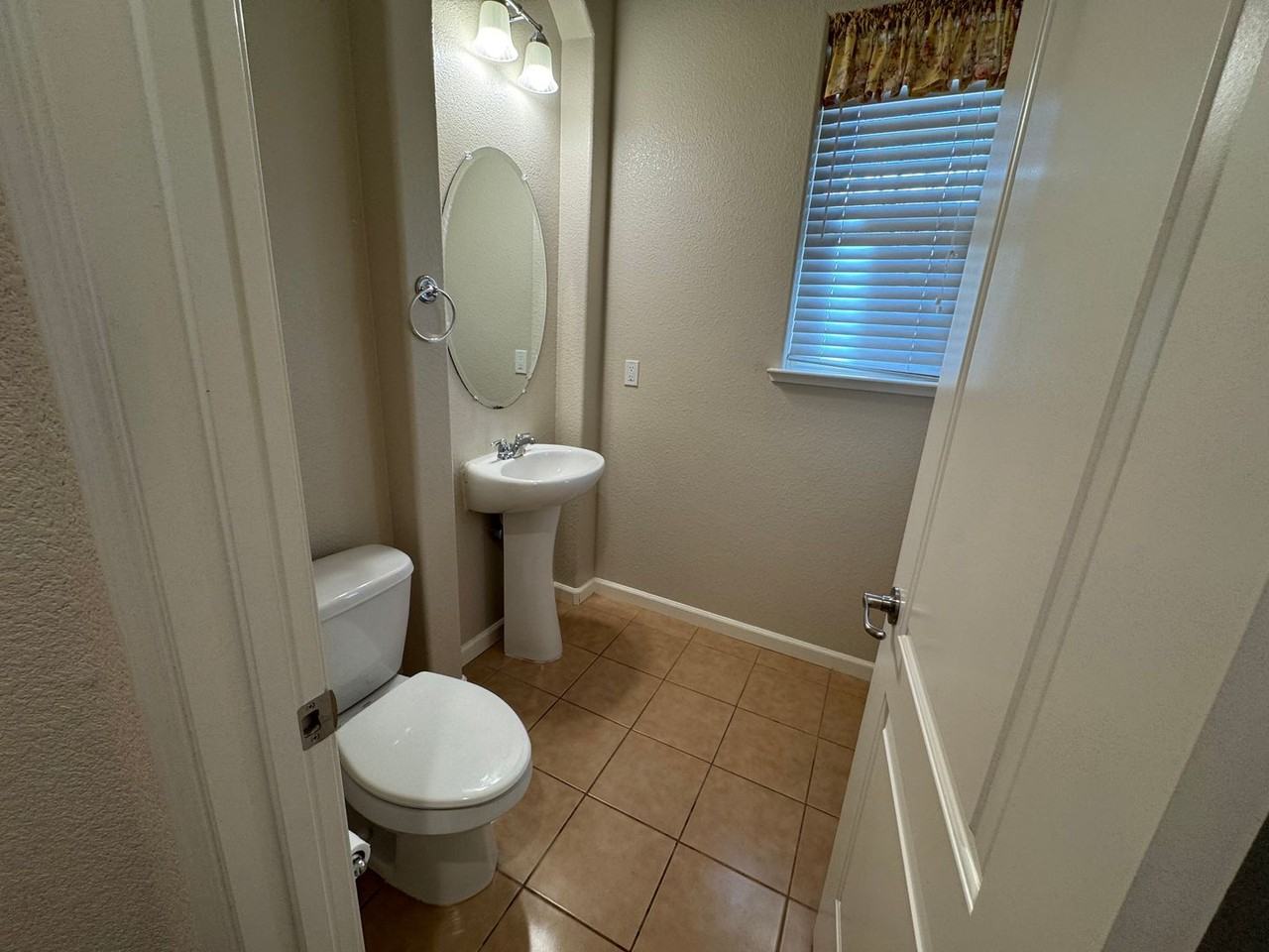 6712 Quantum Dr - Photo 5 of 27