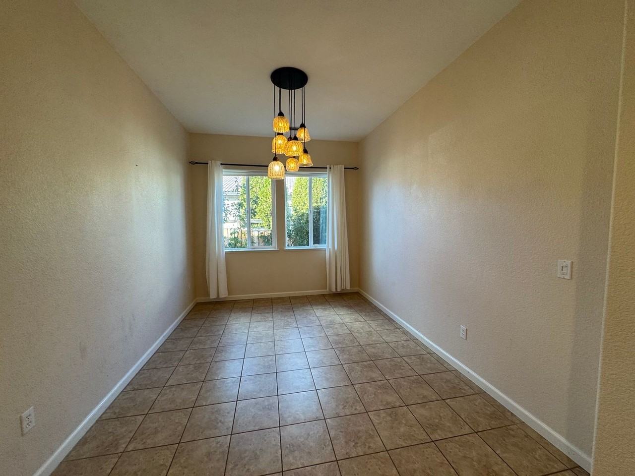 6712 Quantum Dr - Photo 6 of 27