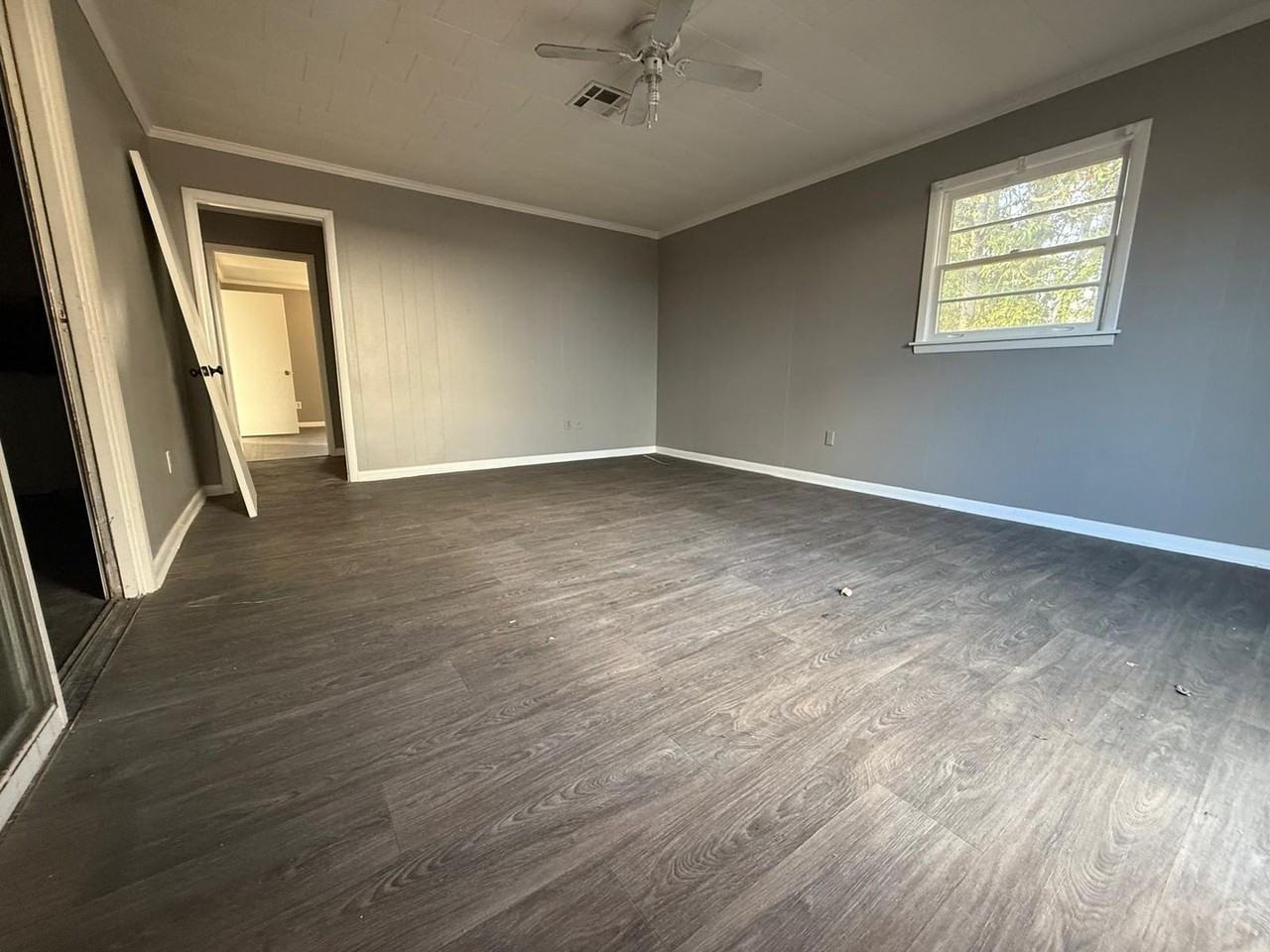 3075 Tremont St - Photo 4 of 8