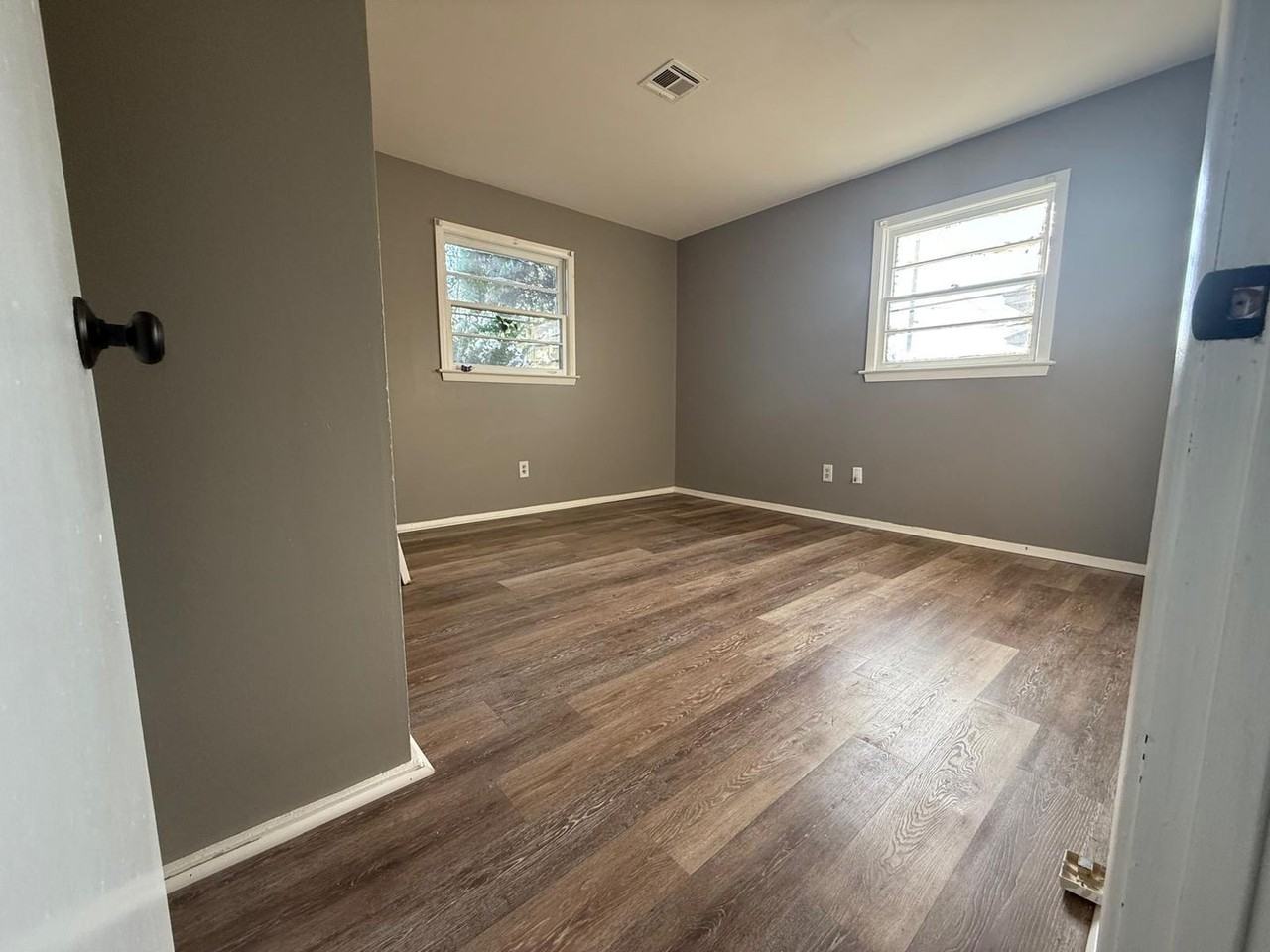 3075 Tremont St - Photo 7 of 8