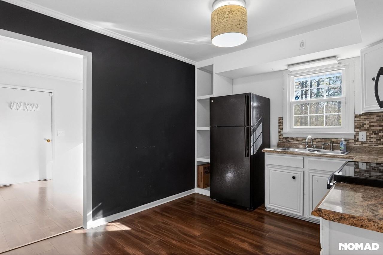 215 N Pine St - Photo 4 of 34