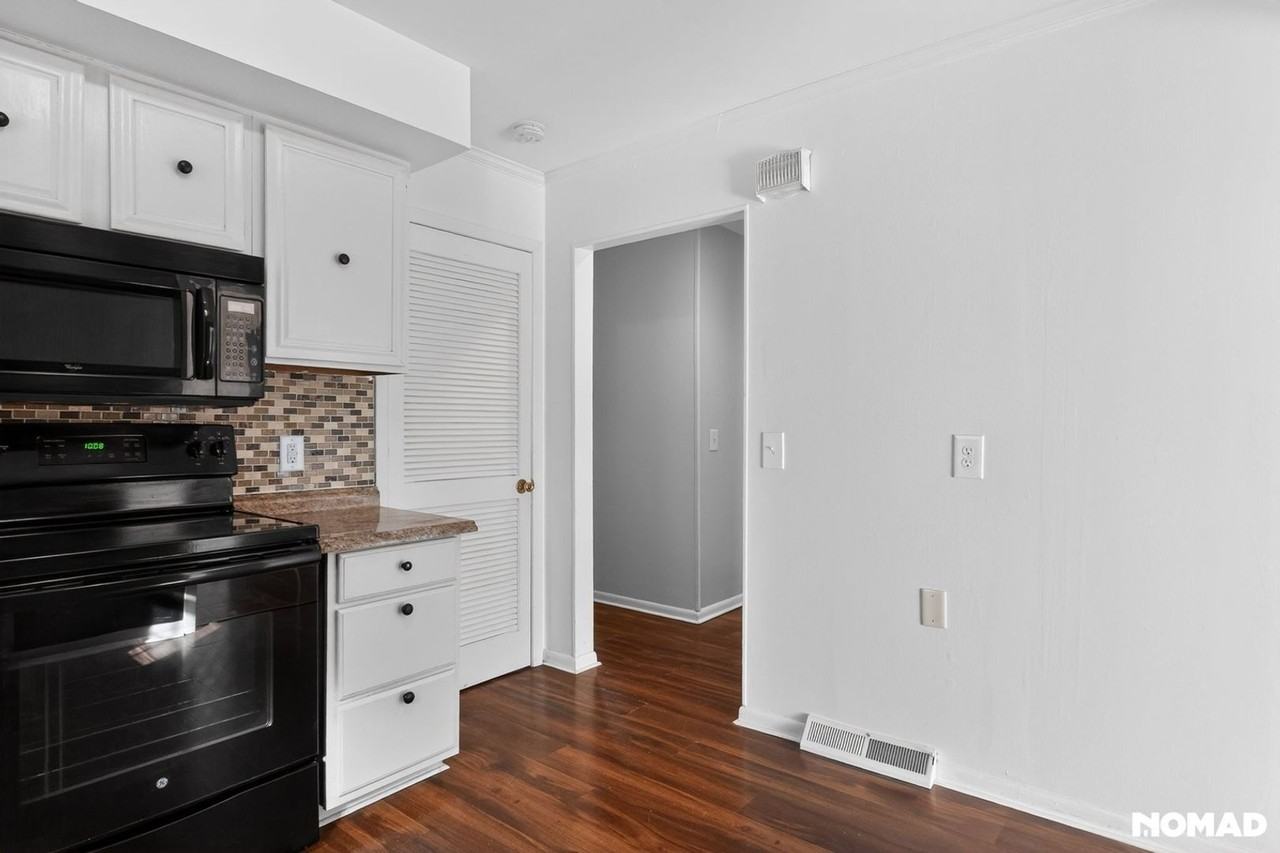 215 N Pine St - Photo 6 of 34