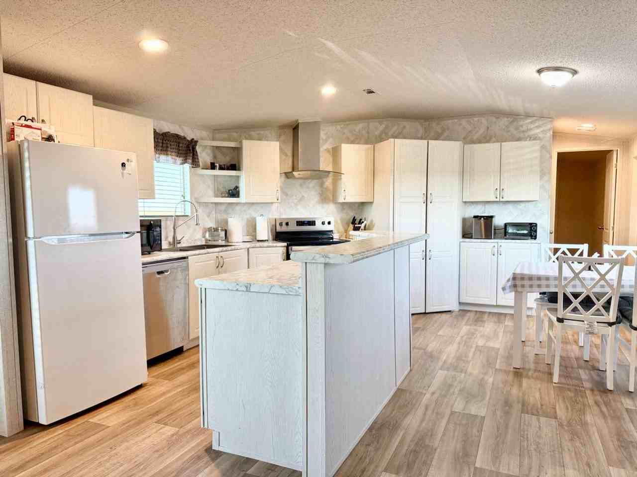 6896 6896 South Bulldog St - Photo 3 of 17