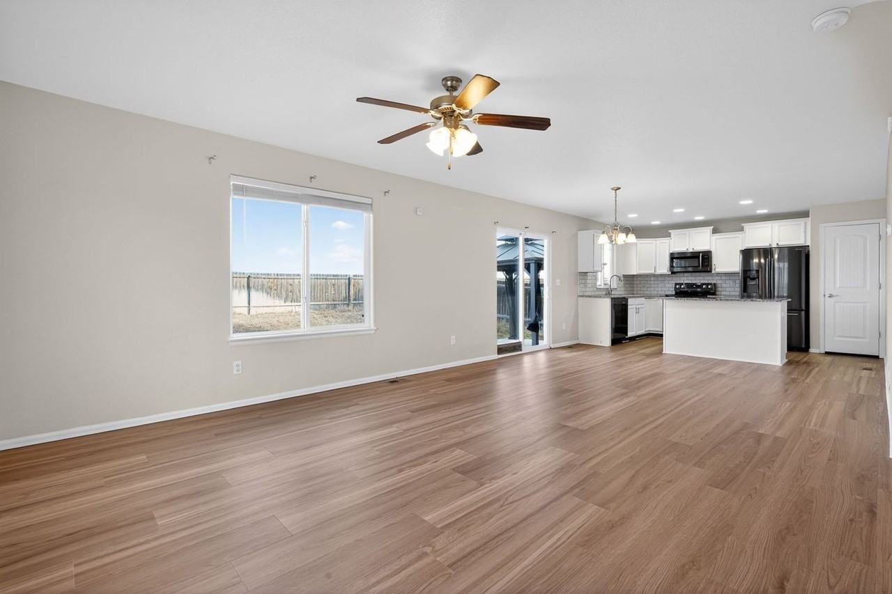 10202 Silver Stirrup Dr - Photo 4 of 26