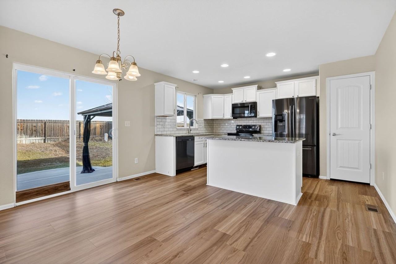 10202 Silver Stirrup Dr - Photo 5 of 26