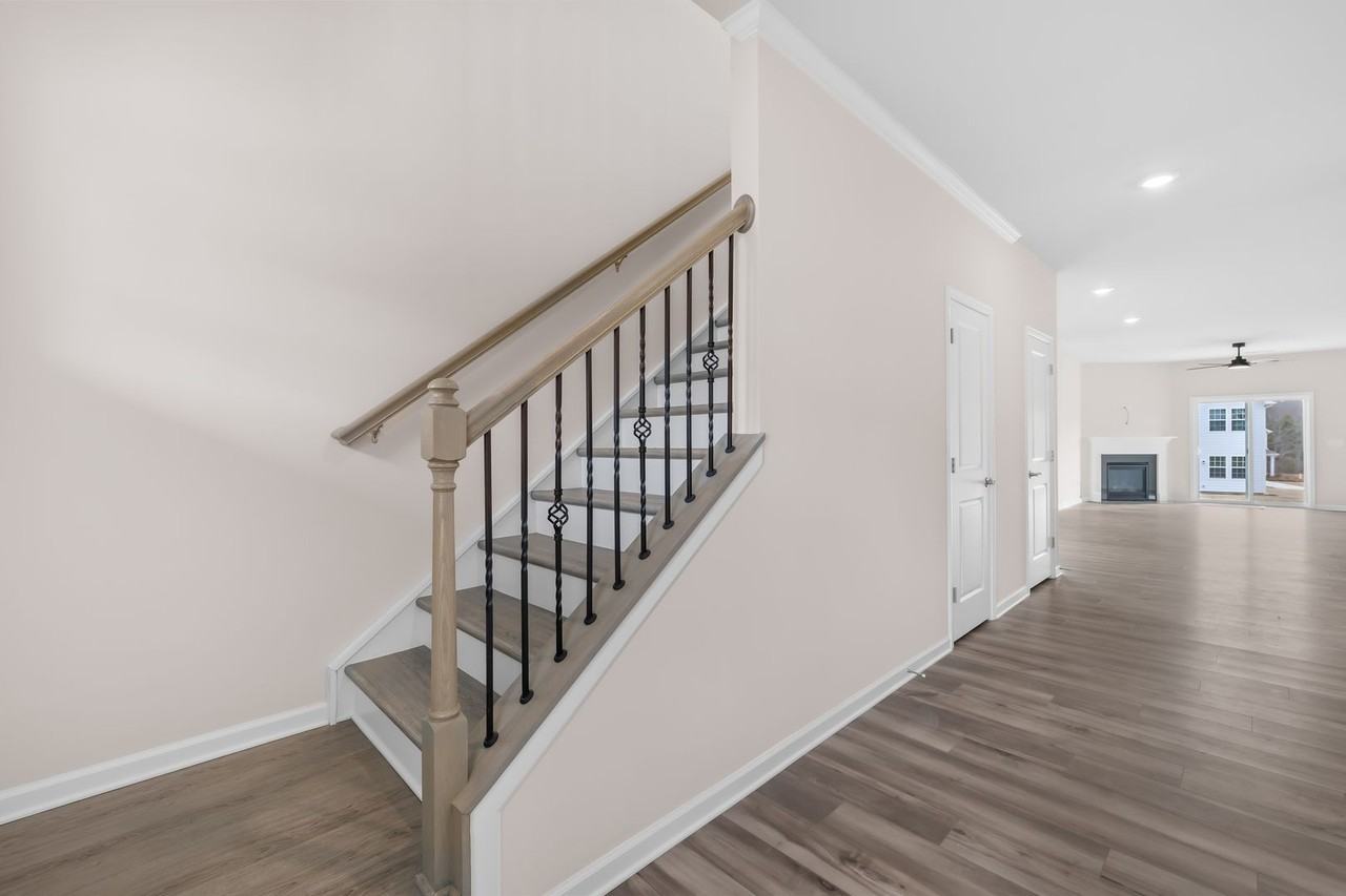 1609 Swallow Tail Dr - Photo 4 of 30