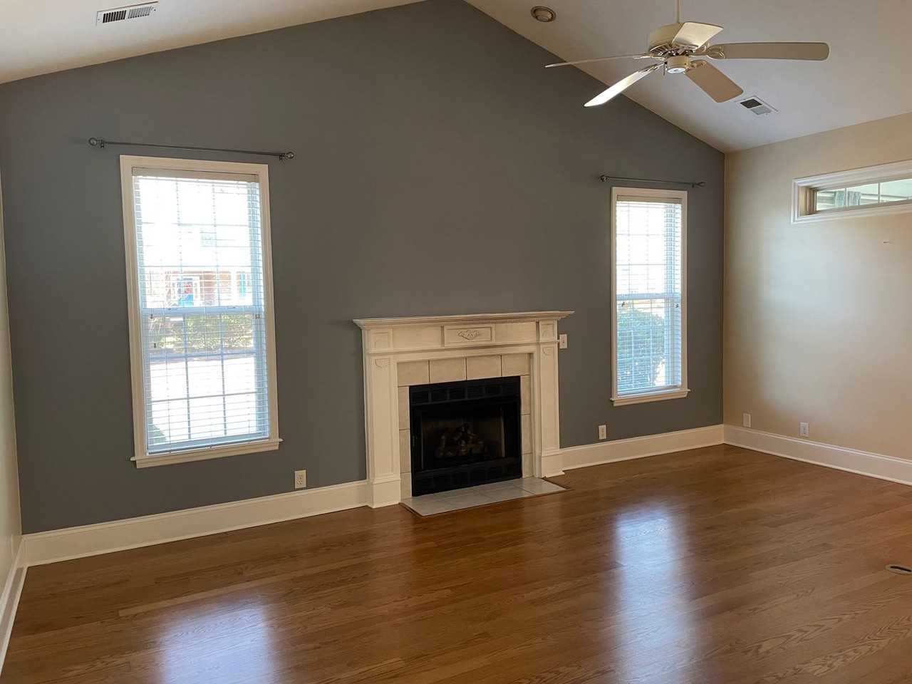 621 Riverwood Dr Se - Photo 2 of 48