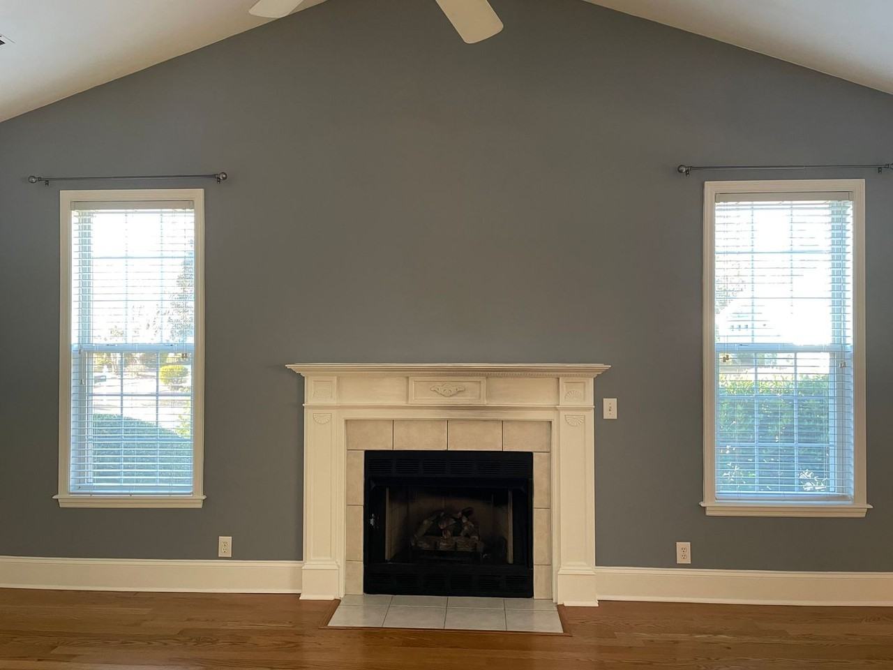 621 Riverwood Dr Se - Photo 3 of 48