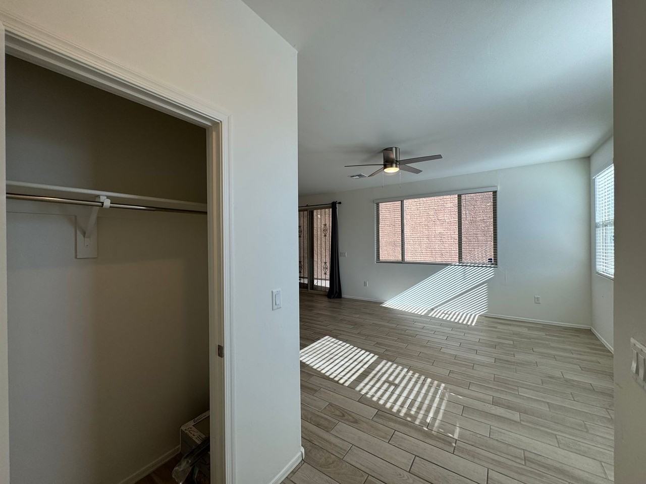 1122 E Cairn St - Photo 4 of 32