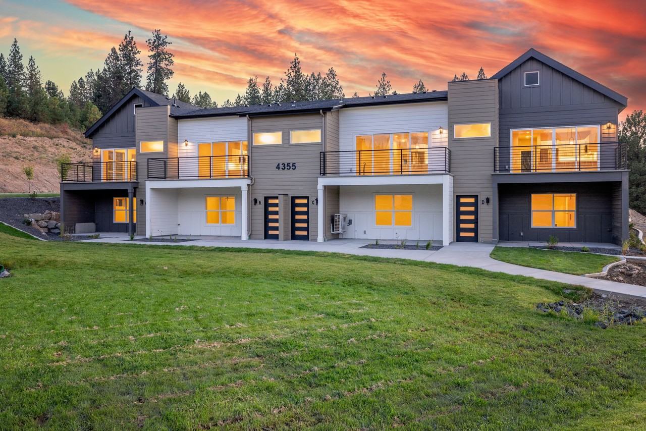 BRAND NEW TOWNHOMES FOR RENT 2 BED 2.5 BATH WITH ALMOST 1600 SQUARE FEET!! AMAZING VIEWS AND AMENITIES - Photo 2 of 27