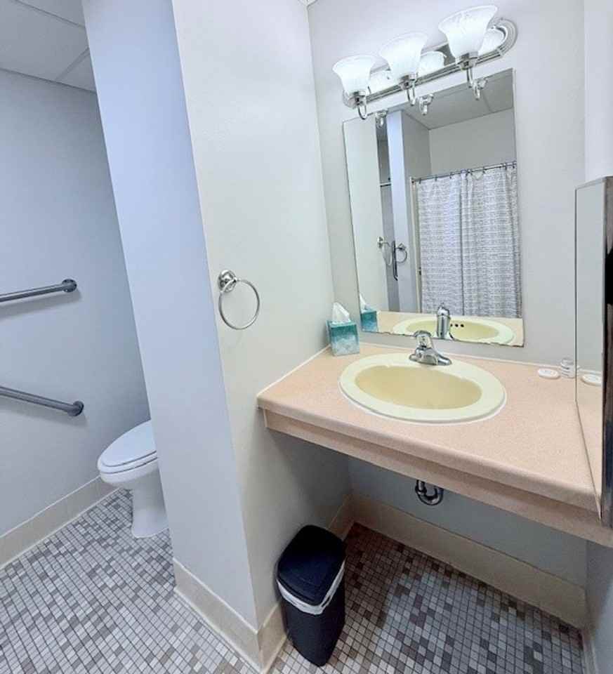 605 Chase Boulevard - Photo 5 of 17