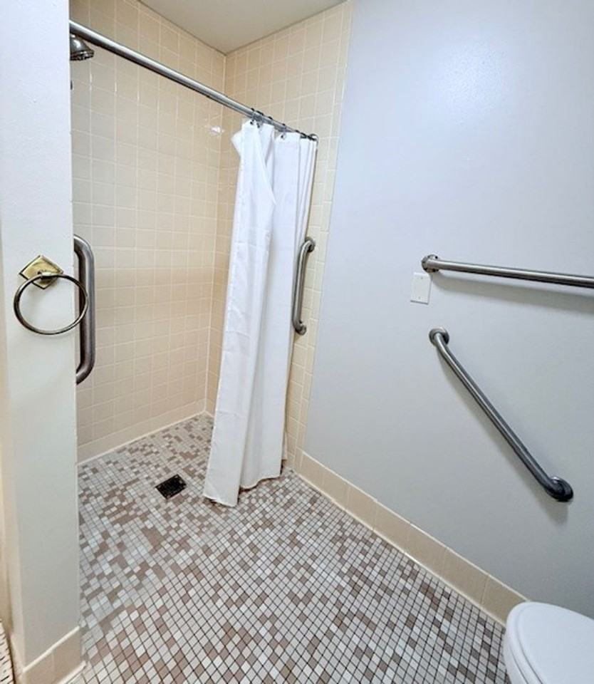 605 Chase Boulevard - Photo 6 of 17