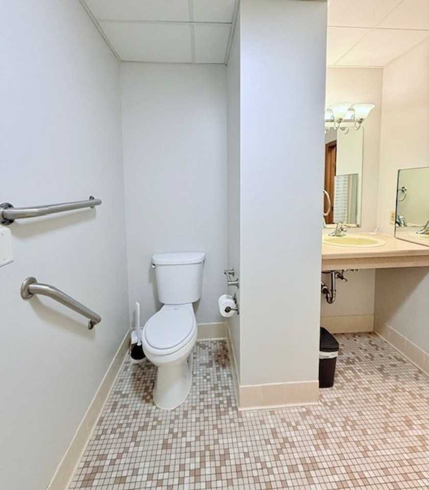 605 Chase Boulevard - Photo 7 of 17