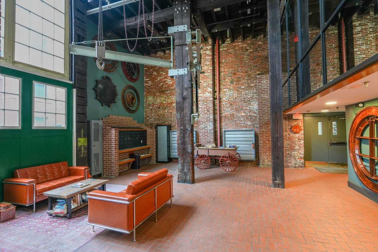 136 N Bread St #202 - Photo 3 of 17