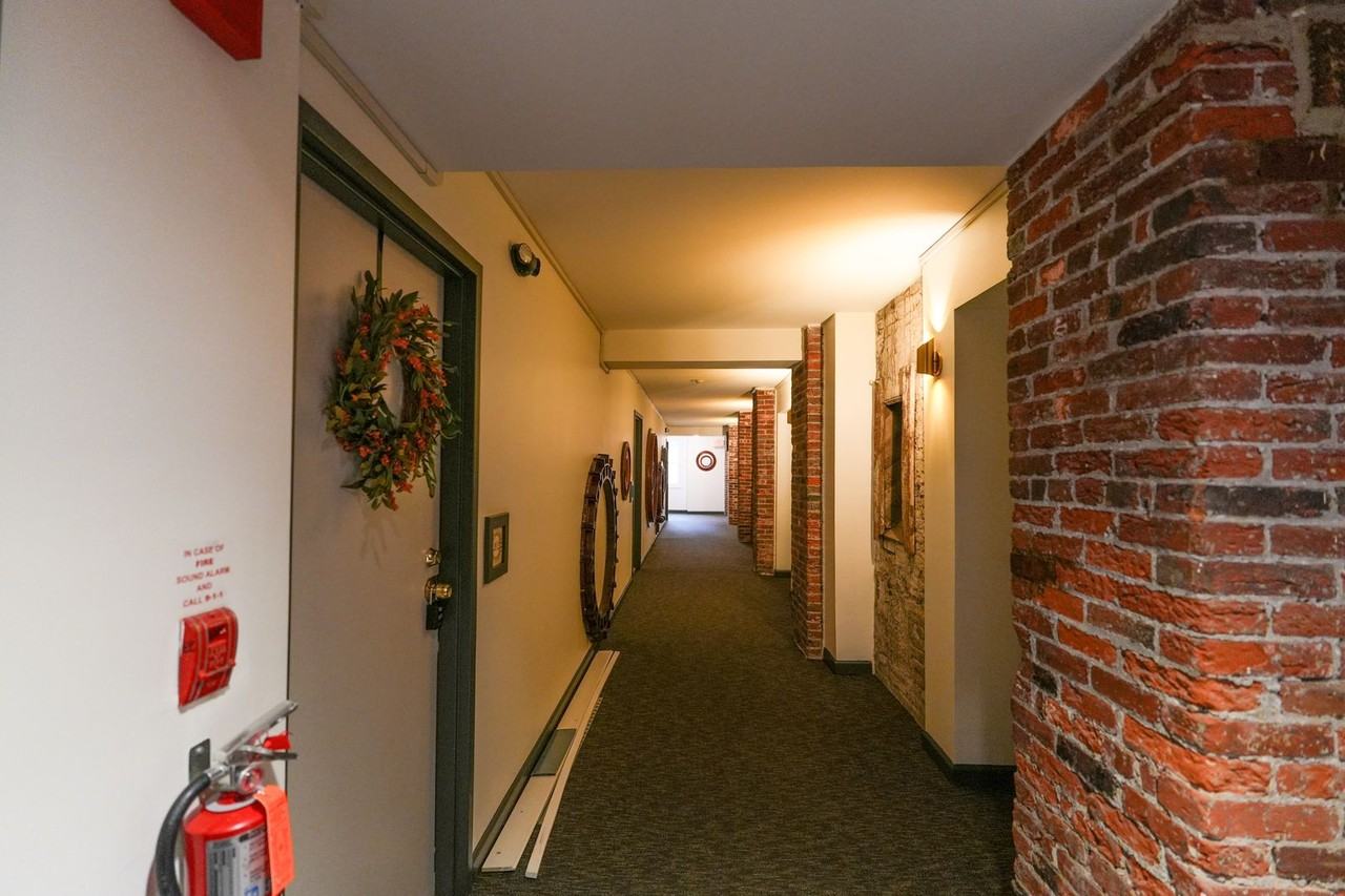 136 N Bread St #202 - Photo 5 of 17