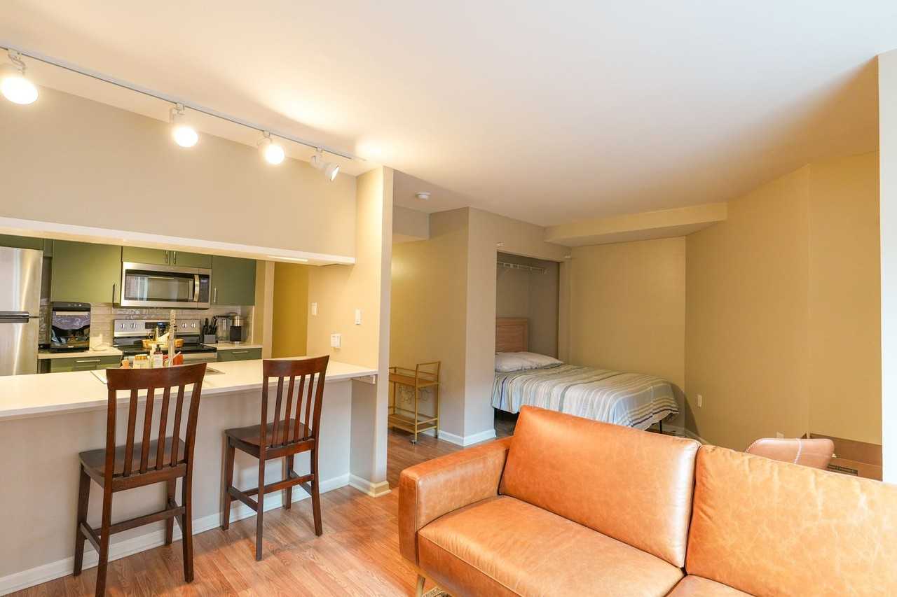 136 N Bread St #202 - Photo 7 of 17