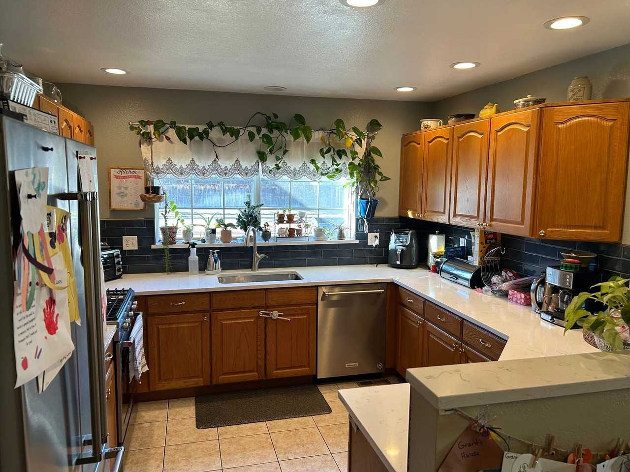 10063 Grove Ct - Photo 2 of 35