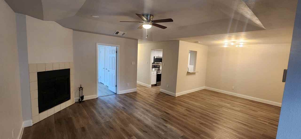 8710 Stream Cir - Photo 6 of 32