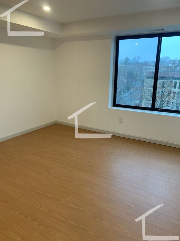 1244 Beacon St - Photo 4 of 11