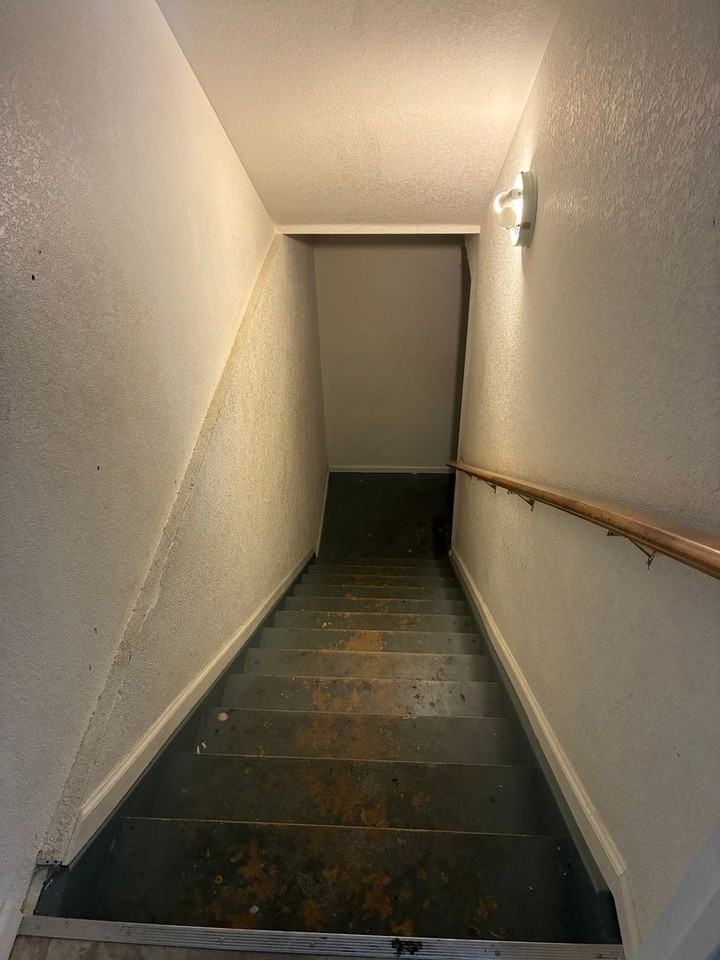 18955 Robins Dr - Photo 3 of 43