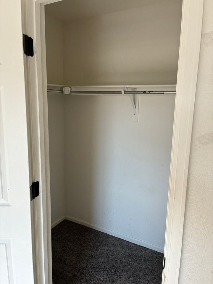 18955 Robins Dr - Photo 4 of 43