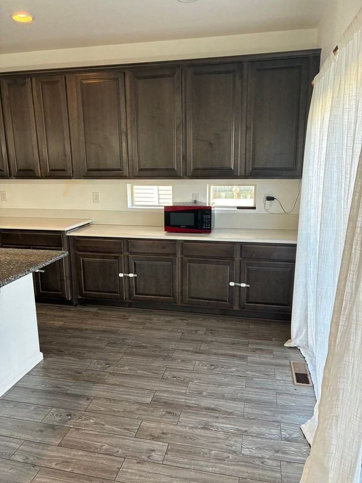 18955 Robins Dr - Photo 4 of 35