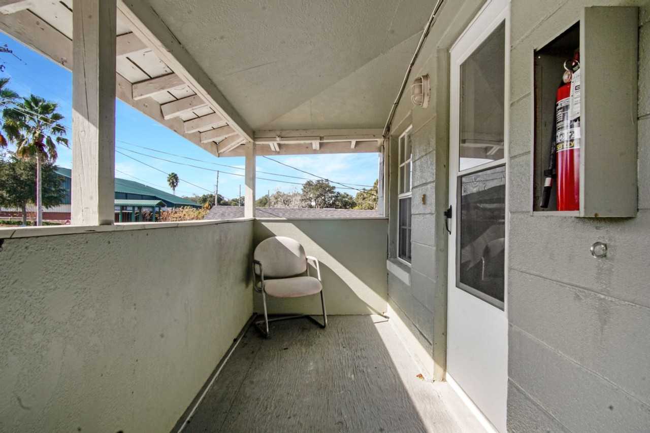 1002 Avenue E - Photo 3 of 21