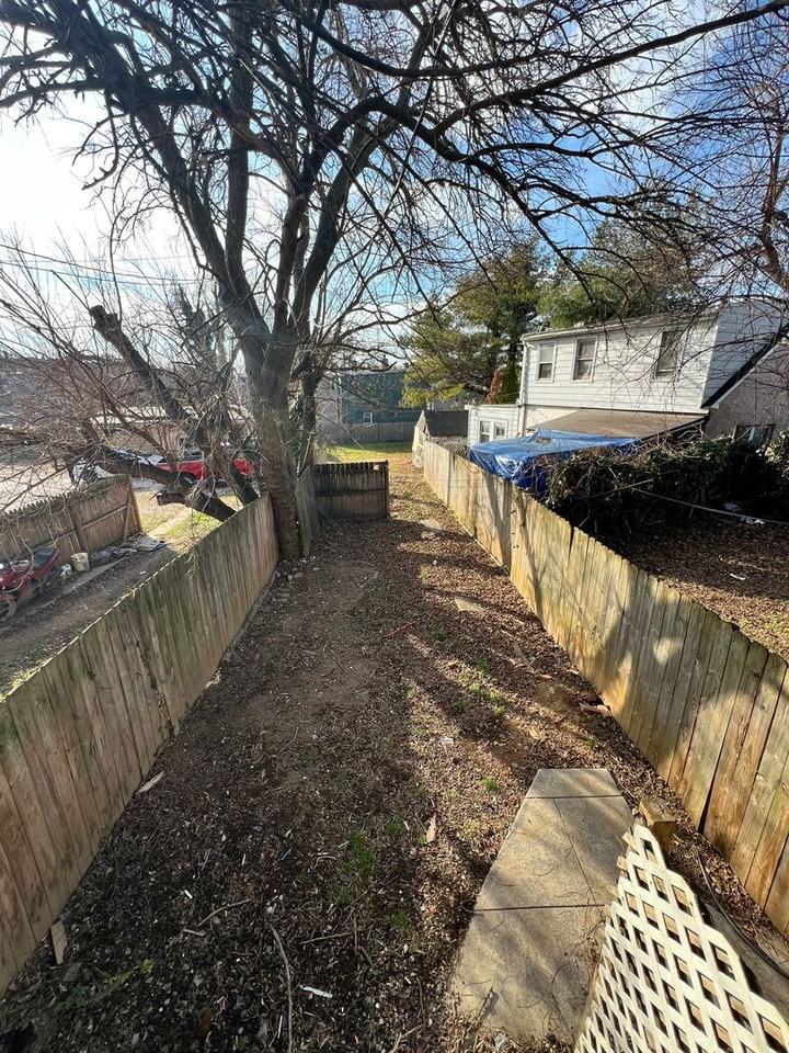 414 S Pershing Ave - Photo 7 of 15