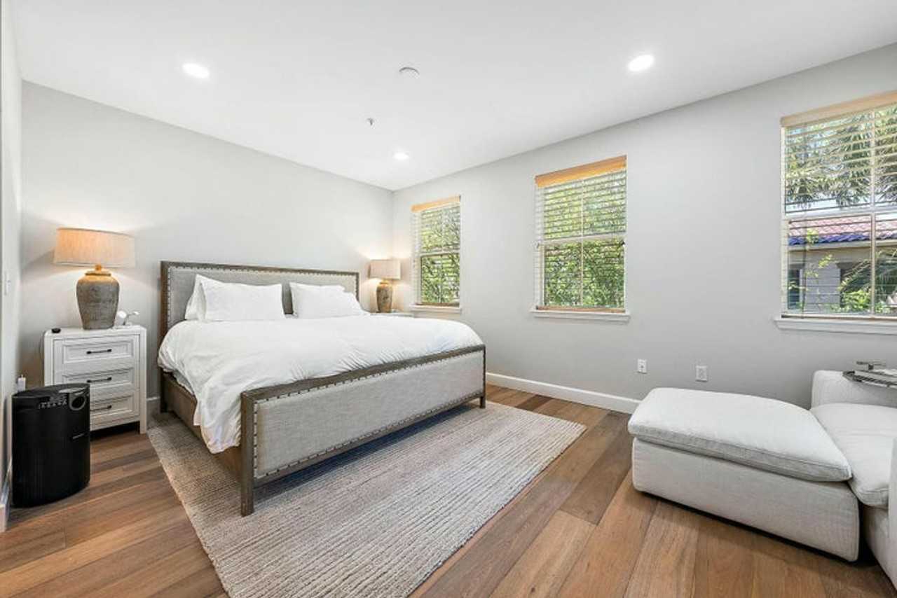 696 Fern St - Photo 6 of 10