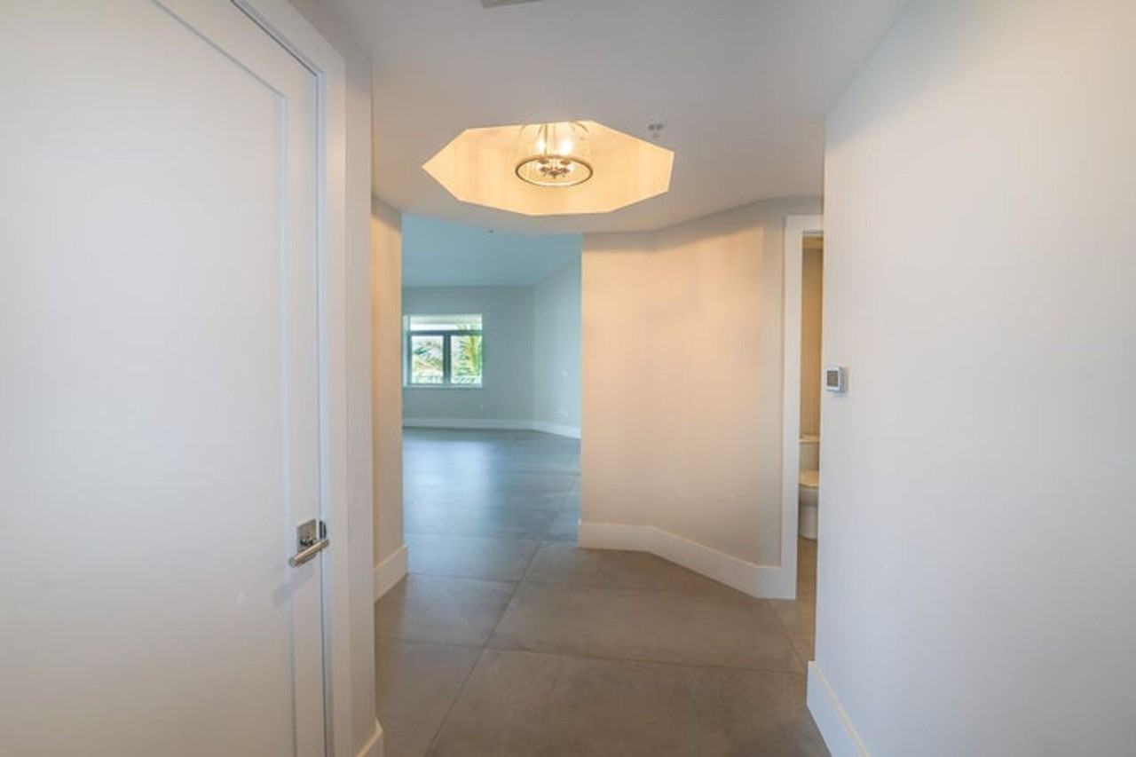 309 E Ocean Ave - Photo 3 of 25