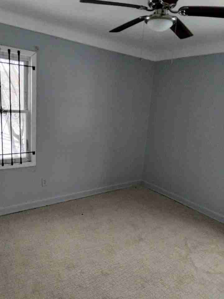 11824 Corbett St - Photo 4 of 10