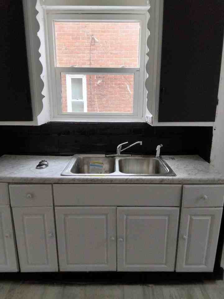 9215 Philip St - Photo 5 of 7