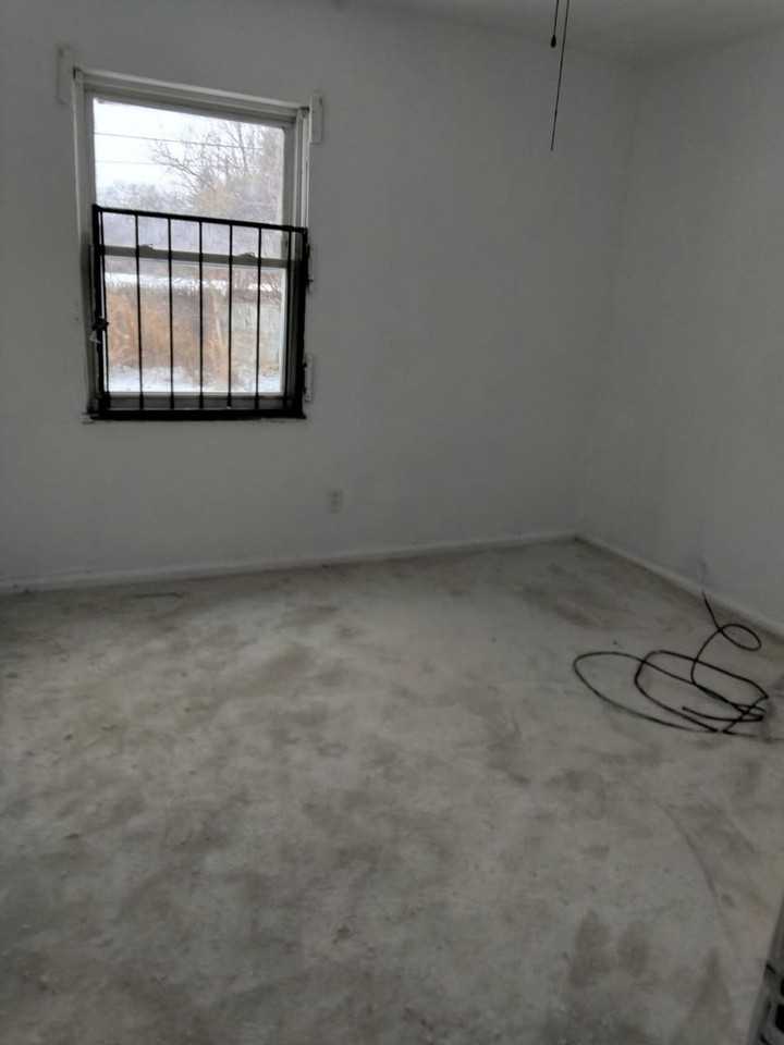 9215 Philip St - Photo 6 of 7