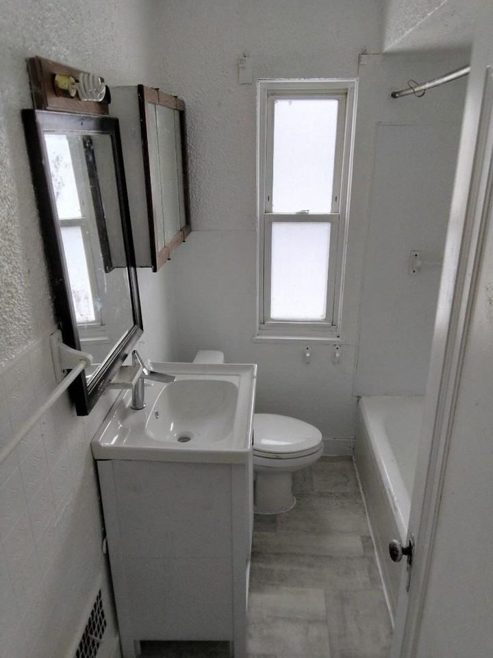 9215 Philip St - Photo 7 of 7