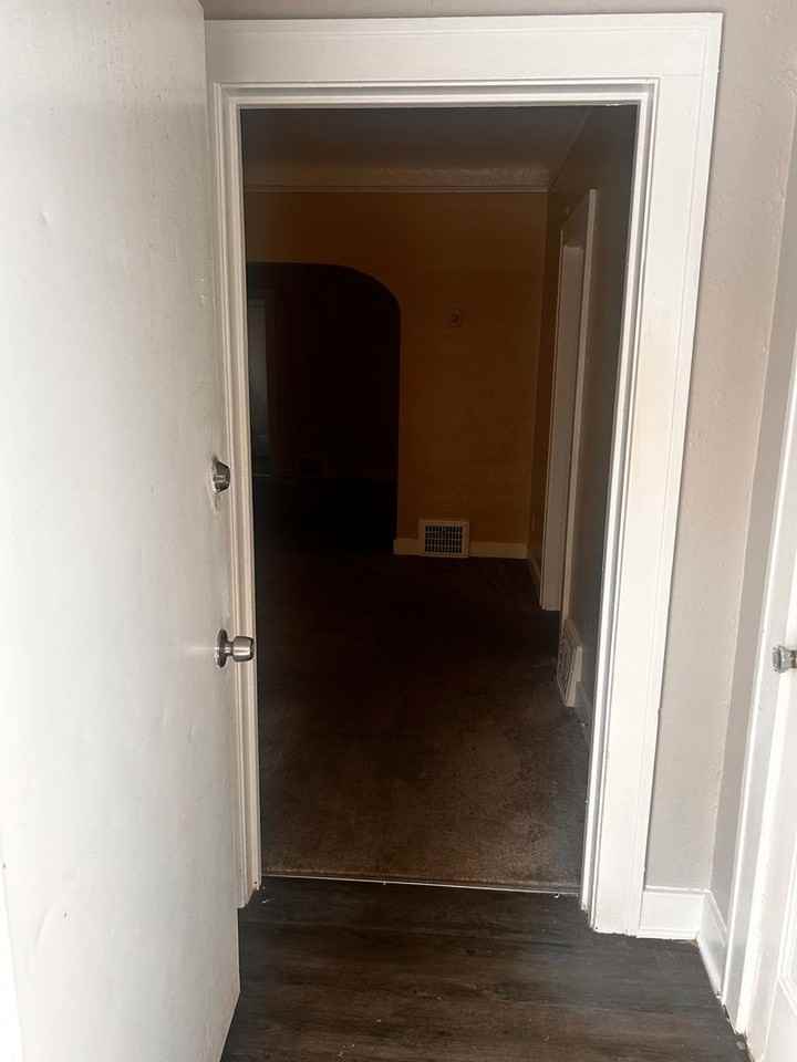 18523 Wexford St - Photo 2 of 19