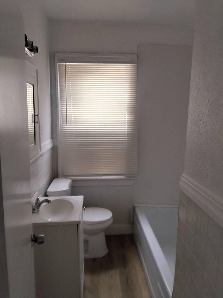 5215 Manistique St - Photo 6 of 9