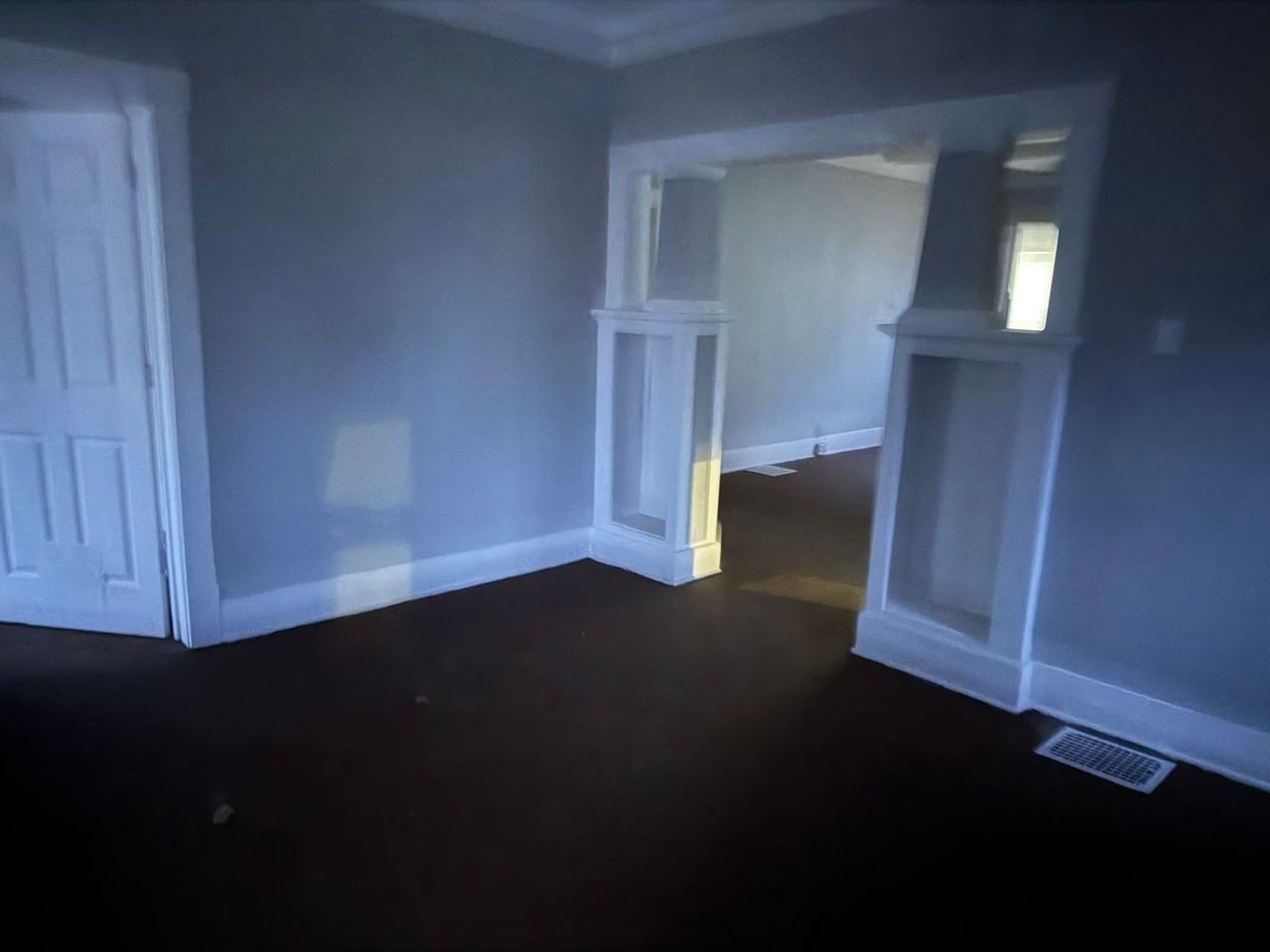 340 N Calhoun St - Photo 4 of 11